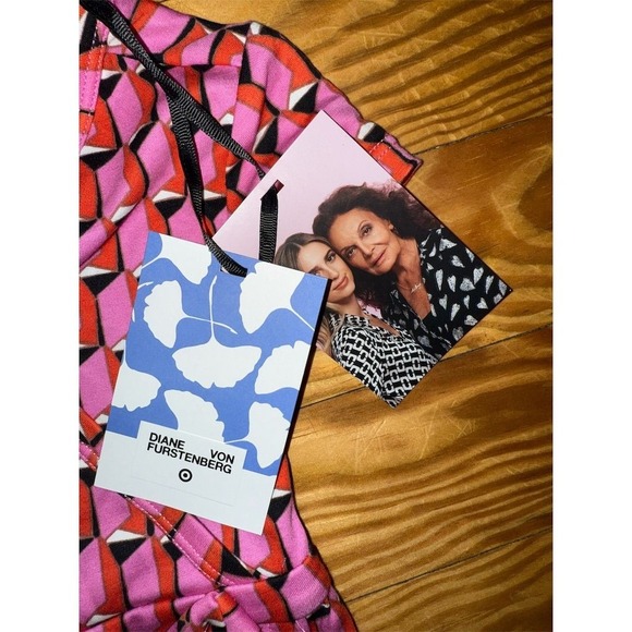 Diane Vaughn Firstenberg DVF Target Girls Pink Geometric Faux Wrap Dress Size 3T - Picture 2 of 7